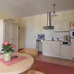 Mit Kleiner Veranda *